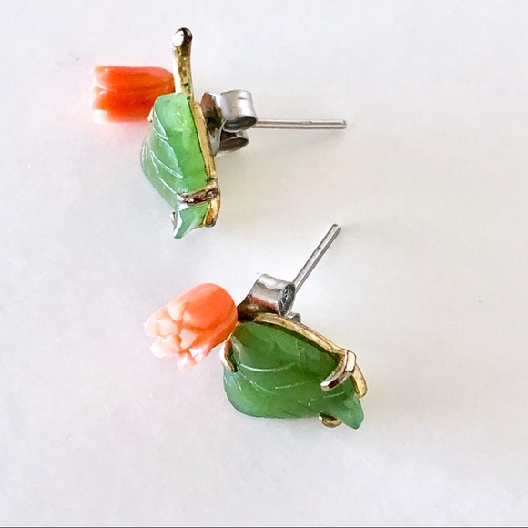 Carved Jade and Coral Stud Earrings - Picture 4 of 9